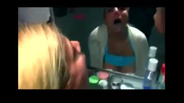 Amazing Wife Gets Doggy Fucking While Brushes her Teeth