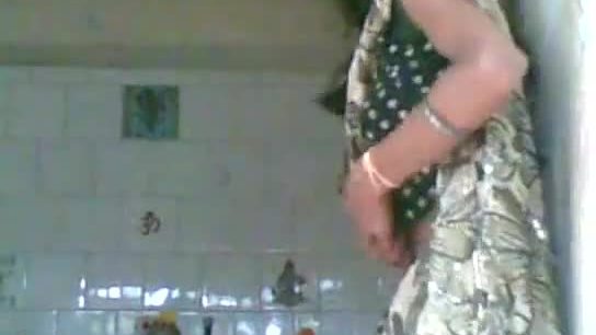 Hot indian girl fucking in temple with her bf